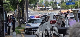 대전 서구 안골네거리 추돌사고 SUV 전복....운전자 부상