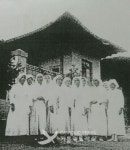   “수도회가 되려면 땅을 넘겨야” 