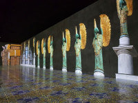   어부는 고기를 잡고, 고기는 주부를 잡는다  