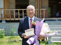 오정석 동래학원 이사장 “교육은 사람이 사람에게 남기는 가장 깊은 흔적” (인터뷰)