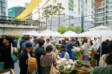 우리 동네 직거래 장터, 도심 속 시골 인심 느껴요