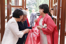 [whos who] 김정숙 여사 누비 옷 만든 김해자 누비장은 누구?