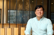 [기업 속으로] 400개 매장 외식 브랜드, 왜 몰락했나...연안식당의 부침과 디딤이앤에프의 추락
