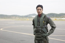 배우 정일우, 1급기밀서 공군 파일럿 역할...강렬한 존재감 과시