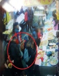 부산 부평시장 내 관광객 핸드폰 골라 훔친 상습범 2명 검거