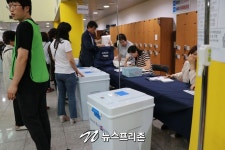 [포토] 동대문구선거관리위원회, 투표함 동대문구체육관 개표소 도착