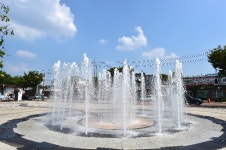 진주시, 인공폭포 등 관내 수경시설 본격 가동