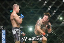 [포토] 박현우, 스치면 간다고 했지~(엔젤스파이팅07)