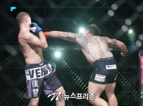 [포토] 박현우, 크게 빗나가는 협객 펀치~(엔젤스파이팅07)