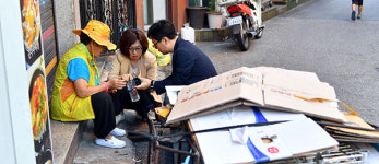 성남시, 폭염 속 폐지 줍는 노인들 생계물품 지원 전개