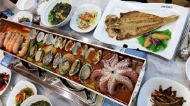 제주도 중문 맛집 기원뚝배기 맛깔스런 요리로 입소문난 제주 문어해물통갈치조림 선보여