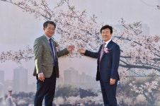 진주시-LH, 혁신도시 영천강변 왕벚나무길 개장식 가져