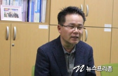 법의 날, 무료로 법률 상담만 19년 너무나 인간적인 변호사를 만나