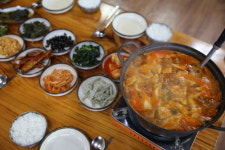 아산 파라다이스스파도고 맛집 쌍둥이네매운탕 주목
