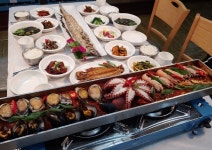 제주도 서귀포 중문관광단지 맛집 기원뚝배기 해물갈치조림 먹으면 서비스로 한치 물회, 옥돔구이도 함께 나와