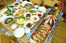 제주도 서귀포 중문관광단지 맛집 기원뚝배기 해물갈치조림에 서비스로 한치물회, 옥돔구이 나와