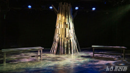 인간들 사이의 진정한 의사소통을 이야기하는 연극 동물원 이야기