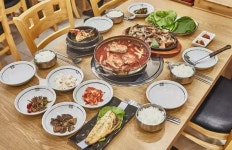 섭지코지와 성산일출봉 근처 맛집 기똥차네 신선한 제주 통갈치조림으로 인기