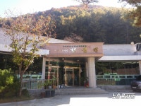 성심원, 언덕이 굽이치고 겨울에는 따스한 눈길..