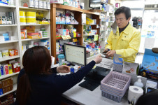 조규일 진주시장,마스크 요일제맞춰 약국 직접 방문 격려