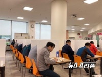 국립 한경대, 교내식당 칸막이 설치..학생ㆍ교직원 안전에 만전