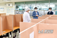 염태영 수원시장, 고3 부분개학 현장 방문..4개 기관 협력해 감염차단에 집중