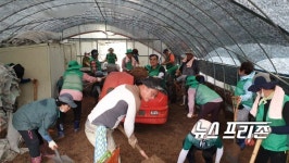 [NF영상] 충주시새마을회, 소태면 찾아 수해복구에 힘모아