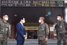 [포토 동정]안병용 의정부시장, 추석 명절 전 6군단 위문