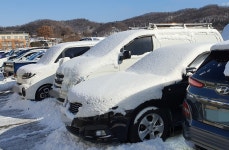 [NF포토]눈 덮인 천안 중부자동차매매단지