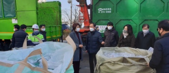한정애 환경부장관, 오산시 선별·재활용업체 ㈜알엠 오산공장 방문