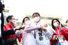안철수, 국민의힘 박형준 지원사격 꼭 뽑아달라