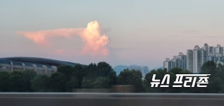 [27일 날씨] 밤낮 없는 무더위, 전날만큼 더워…서울 낮 기온 35도·춘천 36도