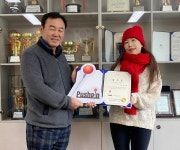 사랑의 푸시핀, 김경범 신흥2리 리장에게 감사장 전달