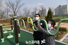 완주군, 전북 최초로 어르신 전용 놀이터 마실 개소