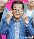 故 송해, 대한민국방송코미디언협회장...부인 곁에 영면
