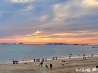 [포토] 추석에 대천해수욕장 석양 보러 온 귀성객