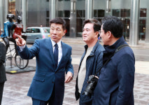런던 찾은 김태흠 충남지사, 내포신도시 접목 방안 모색