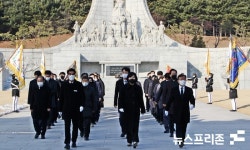 국립대전현충원, 새해 첫 주 대전·세종·계룡 지역 인사 참배...권익위원장 등 30여명