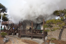 충남 태안 펜션서 불...인명피해 없어