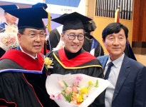 가수 유열, 칼빈대 신학대학원 졸업하며 총동문회장상 수상