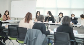 김경희 화성시의회 의장, 송린이음터에서 새솔동 지역 학부모 간담회 가져 