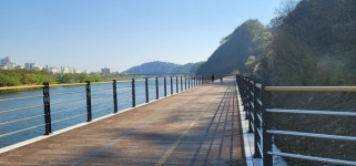 진주 남강변 걷기 전용 길 인기