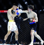 [NF포토] 김태건, 정통으로 들어간 펀치(AFC24 X 히트51)