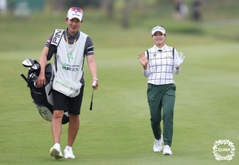 KLPGA, 박민지·박주영 마지막 대결 승자는? '셀트리온 퀸즈 마스터즈' 2R 낙뢰 중단