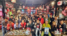 이날만을 기다렸다 코카콜라 전국 동우회원, 고령 대가야카페로 총출동