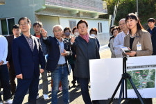 조규일 진주시장, 상봉동 17통 개미골 도로개설 완료 현장 최종점검