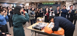 [포토]거창군청 직원, 다가치도약, 희망나눔장터 열어 기부