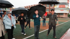이상일 용인특례시장, 용천초등학교 찾아 수영장 건립 준비 과정과 안전 대책 논의