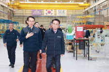 박동식 사천시장,  신규투자 항공기업 격려 방문