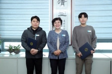 진해구, 1분기 시정발전유공 공무원 표창 전수